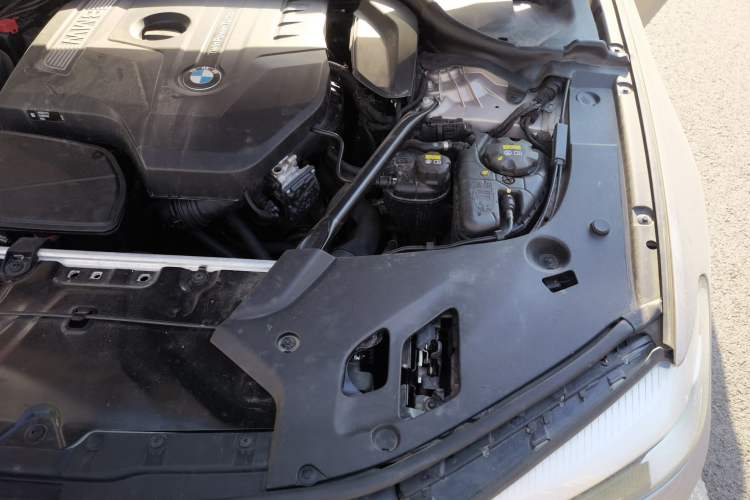 Used BMW 5 Series 2018 530Li xDrive Luxury Package Engine Bay Left