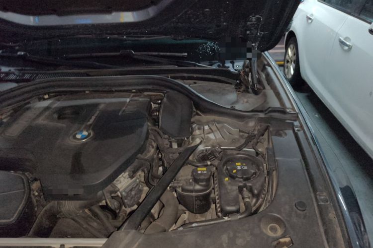 Used BMW 5 Series 2018 525i M Sport Package Engine Bay Left