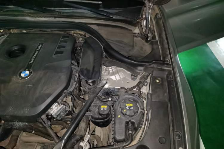 Used BMW 5 Series 2018 528Li Launch Special Edition Engine Bay Left