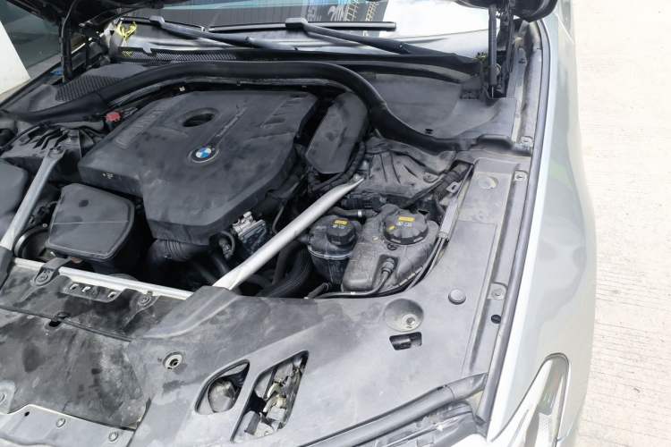 Used BMW 5 Series 2018 525Li M Sport Package Engine Bay Left