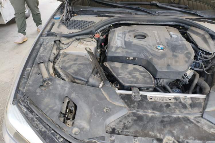 Used BMW 5 Series 2018 528Li Launch Special Edition Engine Bay Right