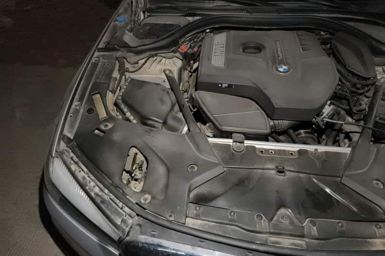 Used BMW 5 Series 2018 528Li Launch Special Edition Engine Bay Right