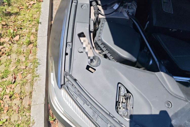 Used BMW 5 Series 2018 528Li Launch Special Edition Engine Bay Right