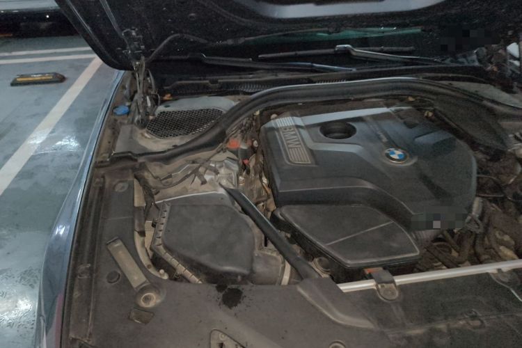 Used BMW 5 Series 2018 525i M Sport Package Engine Bay Right