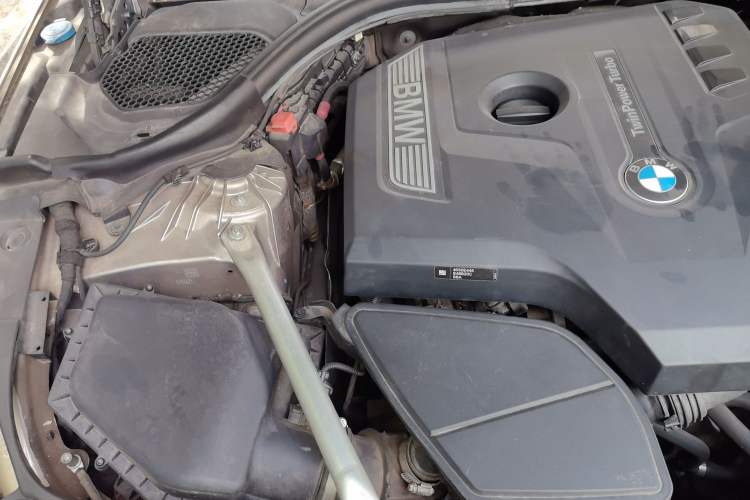 Used BMW 5 Series 2018 525Li Luxury Package Engine Bay Right