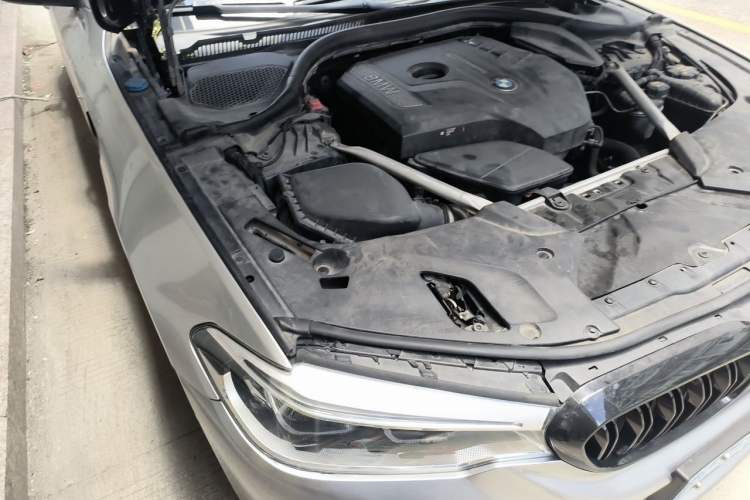 Used BMW 5 Series 2018 525Li M Sport Package Engine Bay Right