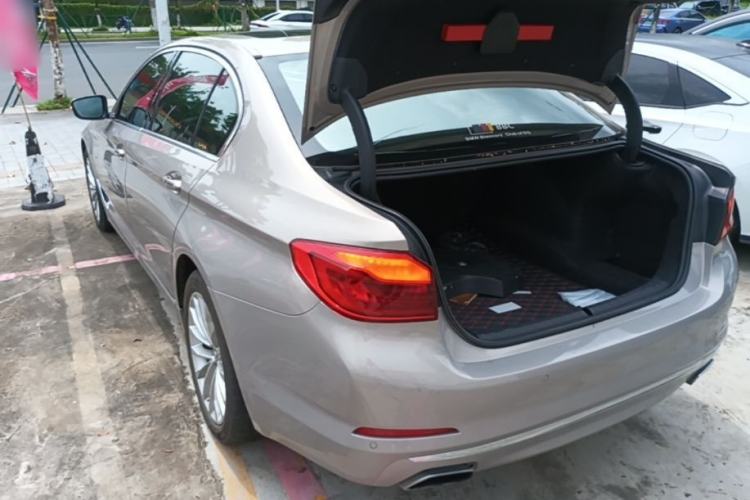 Used BMW 5 Series 2018 530Li Leading Edition Luxury Package Exterior 2