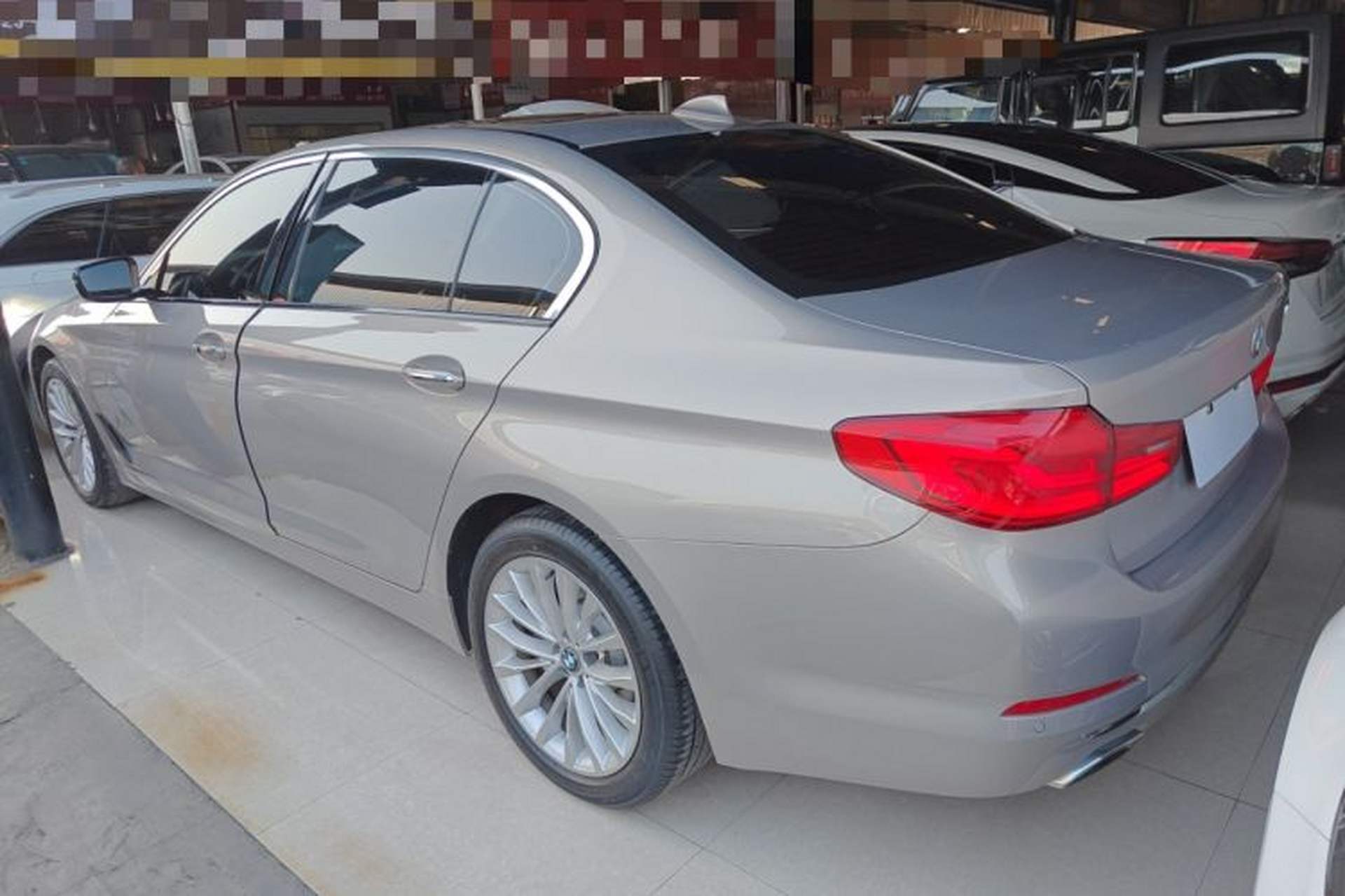Used BMW 5 Series 2018 530Li Leading Edition Luxury Package Exterior 3
