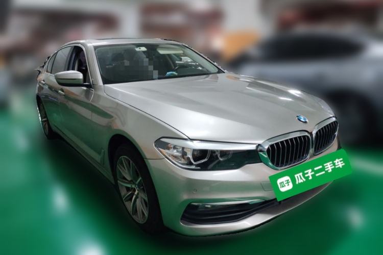 Used BMW 5 Series 2018 528Li Launch Special Edition Front Right 45 Deg