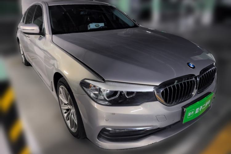 Used BMW 5 Series 2018 528Li Launch Special Edition Front Right 45 Deg