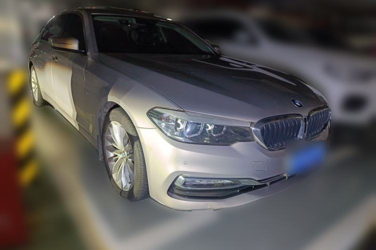 Used BMW 5 Series 2018 Revised Version 530Li Leading Edition Luxury Package Front Right 45 Deg