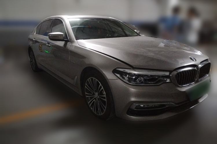 Used BMW 5 Series 2018 Revised 540Li Executive Edition Front Right 45 Deg