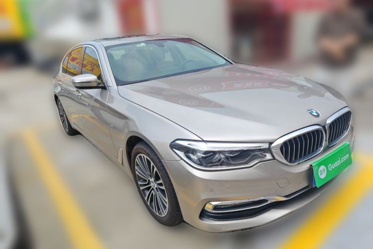 Used BMW 5 Series 2018 Facelifted 530Li Luxury Edition Premium Package Front Right 45 Deg