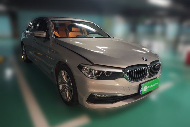 Used BMW 5 Series 2018 528Li Launch Special Edition Front Right 45 Deg