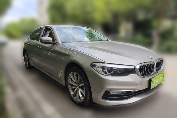 Used BMW 5 Series 2018 528Li Launch Special Edition Front Right 45 Deg