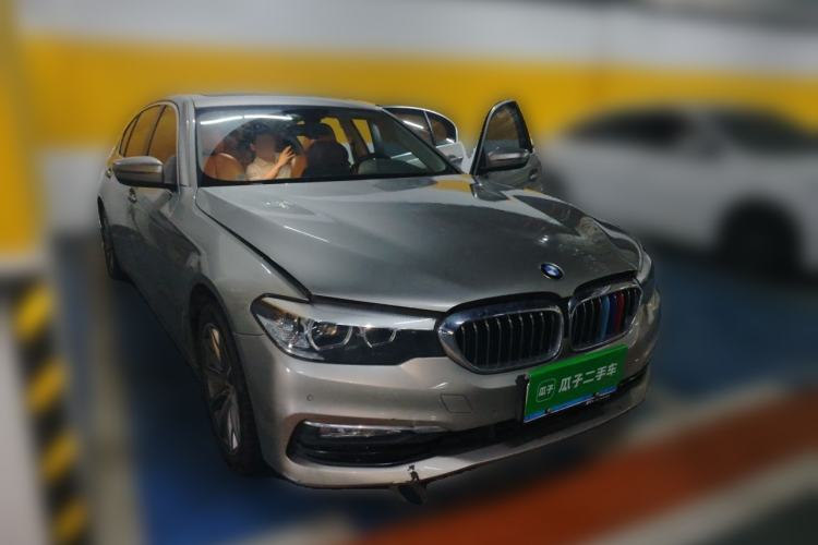 Used BMW 5 Series 2018 528Li Launch Special Edition Front Right 45 Deg