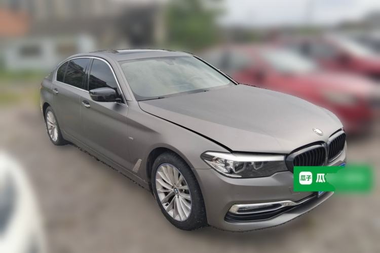 Used BMW 5 Series 2018 530Li Leading Edition Luxury Package Front Right 45 Deg