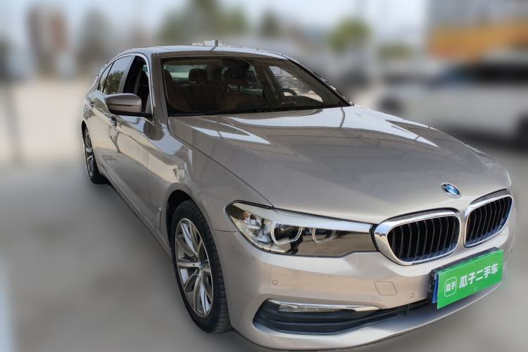Used BMW 5 Series 2018 528Li Launch Special Edition Front Right 45 Deg