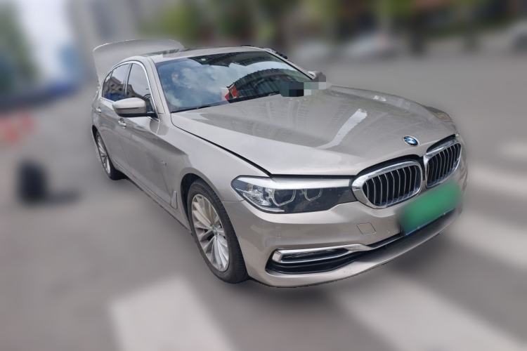 Used BMW 5 Series 2018 Revised Version 530Li Leading Edition Luxury Package Front Right 45 Deg