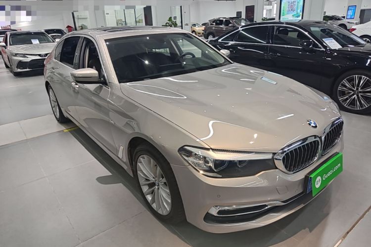 Used BMW 5 Series 2018 530Li Leading Edition Luxury Package Front Right 45 Deg
