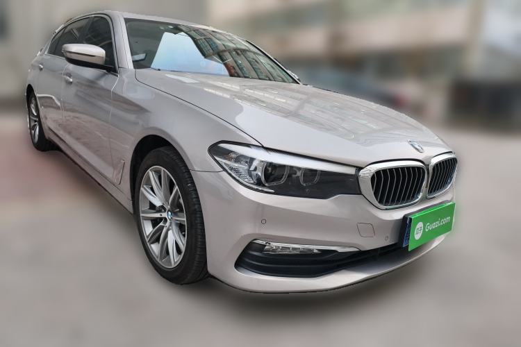 Used BMW 5 Series 2018 528Li Launch Special Edition Front Right 45 Deg