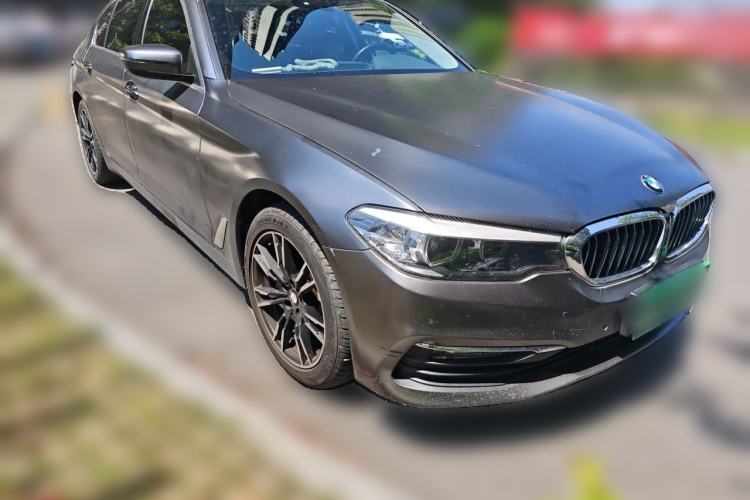 Used BMW 5 Series 2018 528Li Launch Special Edition Front Right 45 Deg