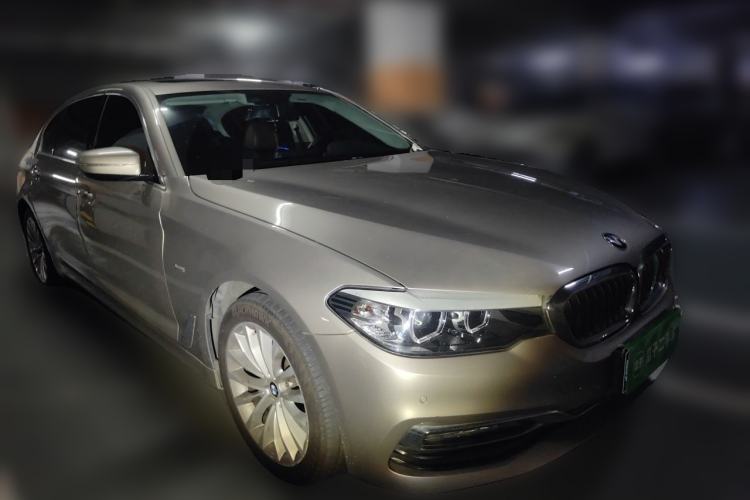 Used BMW 5 Series 2018 525Li Luxury Package Front Right 45 Deg