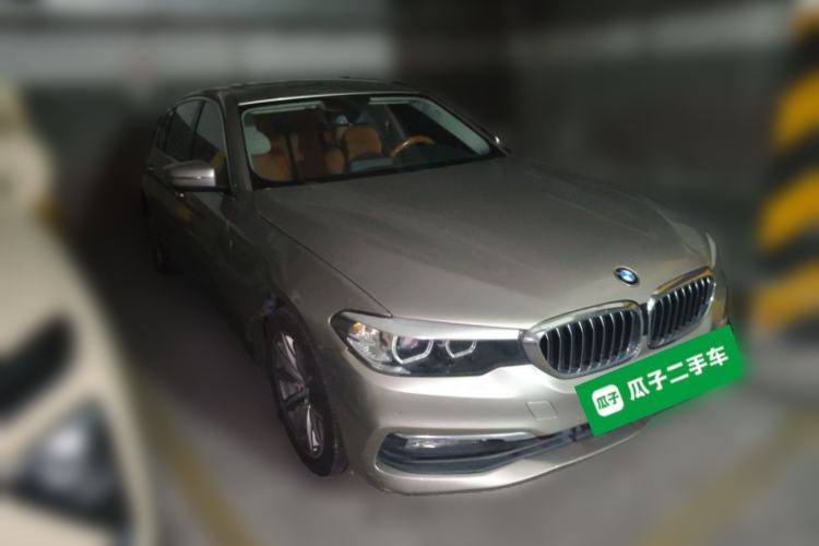Used BMW 5 Series 2018 528Li Launch Special Edition Front Right 45 Deg