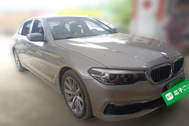 Used BMW 5 Series 2018 528Li Launch Special Edition Front Right 45 Deg