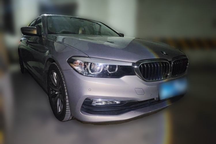 Used BMW 5 Series 2018 528Li Launch Special Edition Front Right 45 Deg