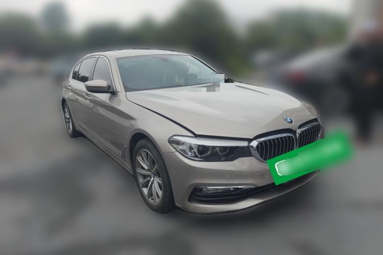 Used BMW 5 Series 2018 528Li Launch Special Edition Front Right 45 Deg