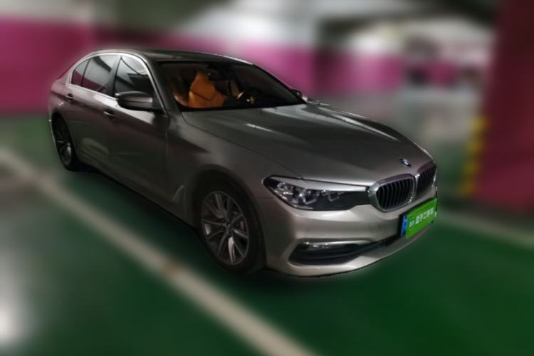 Used BMW 5 Series 2018 528Li Launch Special Edition Front Right 45 Deg