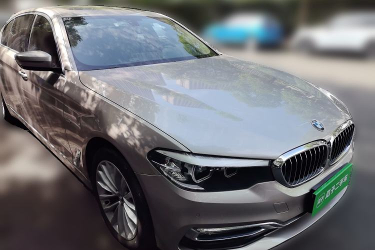 Used BMW 5 Series 2018 525Li Luxury Package Front Right 45 Deg