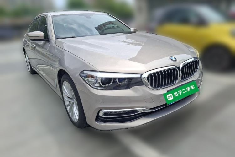 Used BMW 5 Series 2018 530Li Leading Edition Luxury Package Front Right 45 Deg