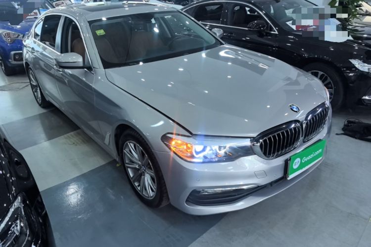 Used BMW 5 Series 2018 528Li Launch Special Edition Front Right 45 Deg