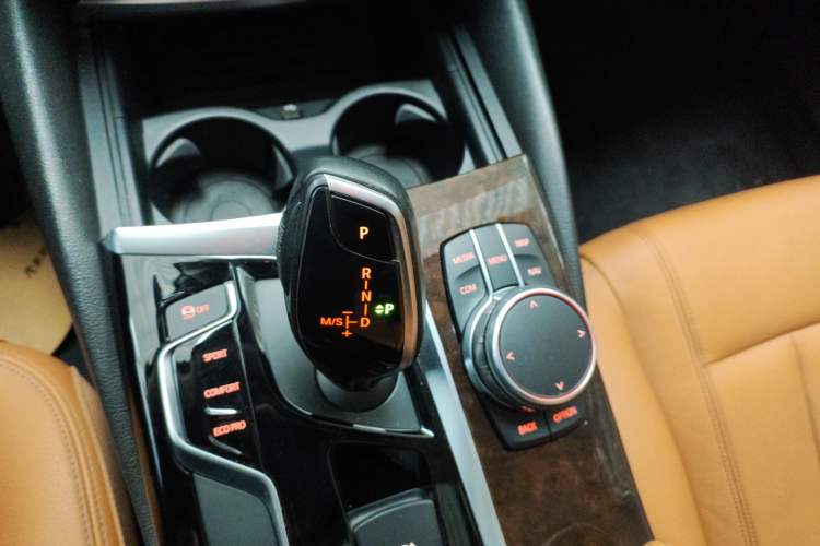 Used BMW 5 Series 2018 528Li Launch Special Edition Gear Lever