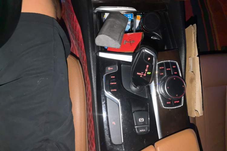Used BMW 5 Series 2018 528Li Launch Special Edition Gear Lever