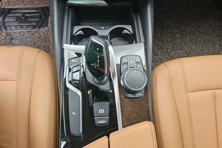 Used BMW 5 Series 2018 528Li Launch Special Edition Gear Lever