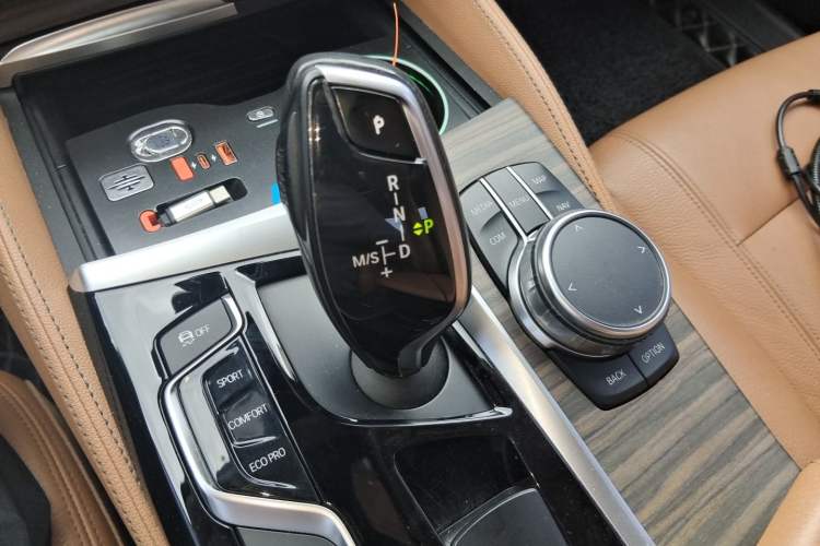 Used BMW 5 Series 2018 530Li Leading Edition Luxury Package Gear Lever