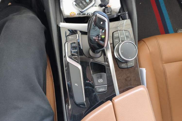 Used BMW 5 Series 2018 528Li Launch Special Edition Gear Lever