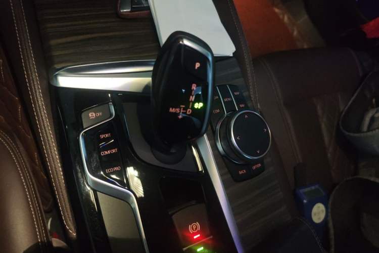 Used BMW 5 Series 2018 Revised Version 530Li Leading Edition Luxury Package Gear Lever