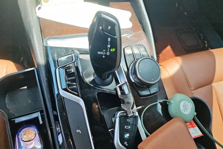 Used BMW 5 Series 2018 528Li Launch Special Edition Gear Lever