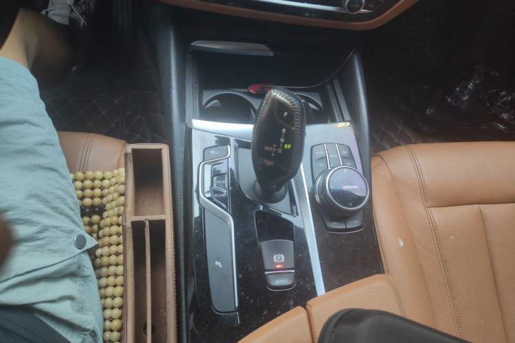Used BMW 5 Series 2018 528Li Launch Special Edition Gear Lever