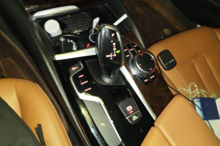 Used BMW 5 Series 2018 528Li Launch Special Edition Gear Lever
