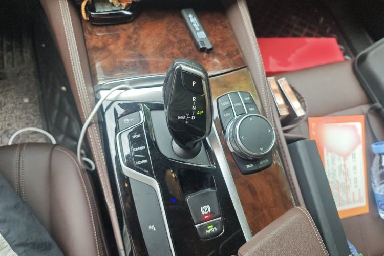 Used BMW 5 Series 2018 525Li Luxury Package Gear Lever