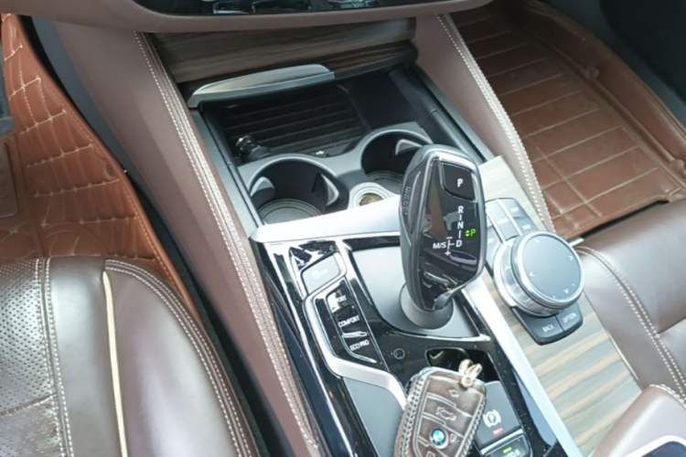 Used BMW 5 Series 2018 530Li Leading Edition Luxury Package Gear Lever