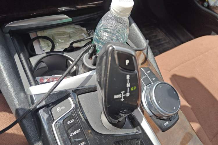 Used BMW 5 Series 2018 528Li Launch Special Edition Gear Lever
