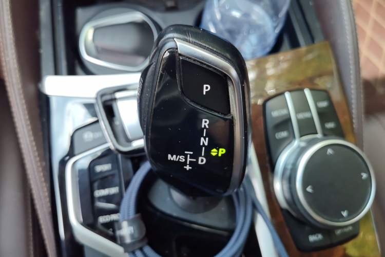 Used BMW 5 Series 2018 525Li Luxury Package Gear Lever