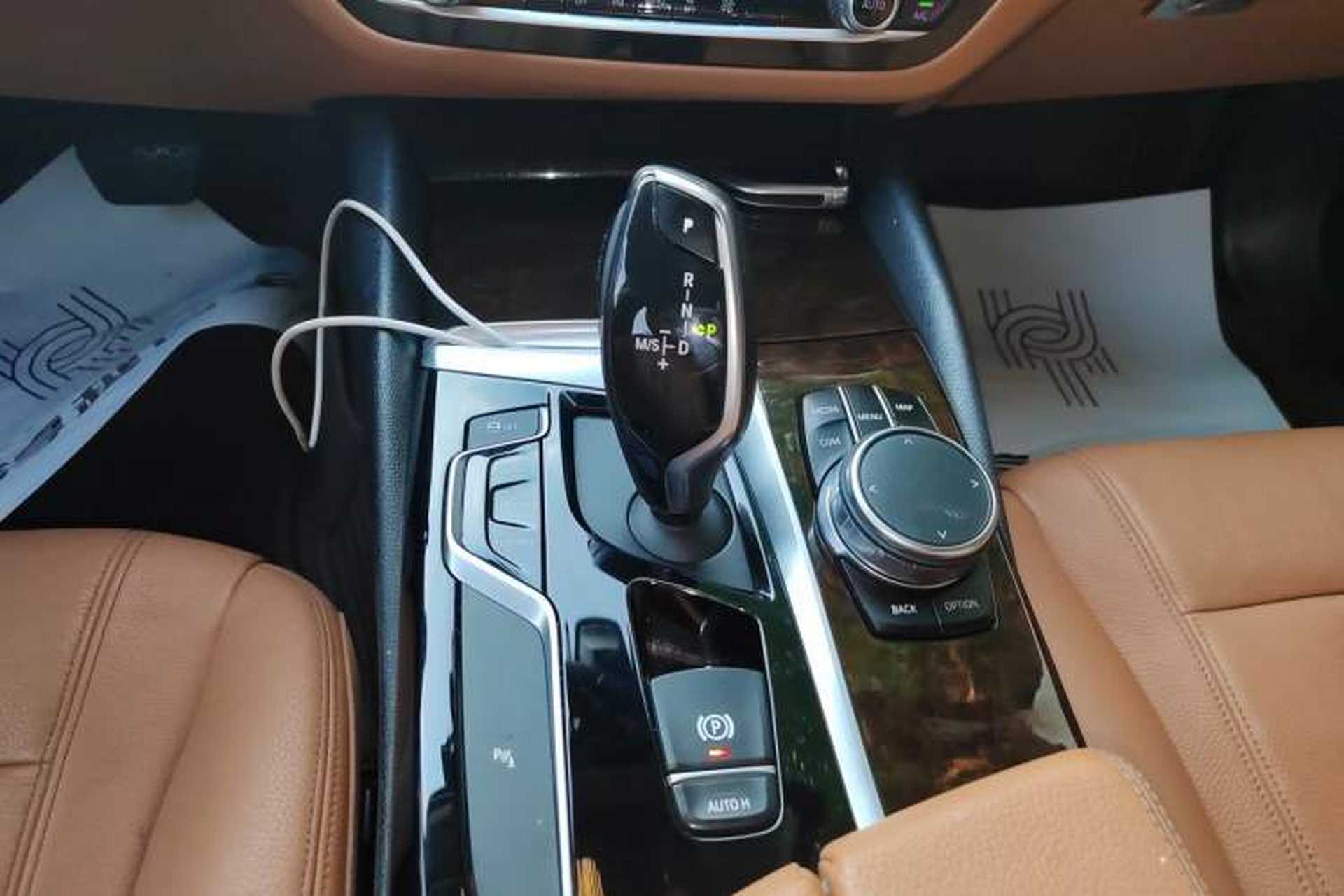Used BMW 5 Series 2018 528Li Launch Special Edition Gear Lever