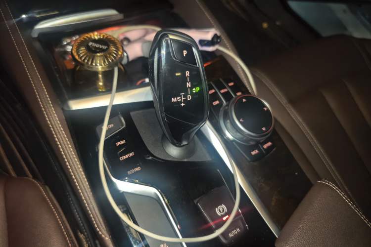 Used BMW 5 Series 2018 525Li Luxury Package Gear Lever